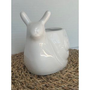 Small White Snail Planter, Ceramic Succulents Pot